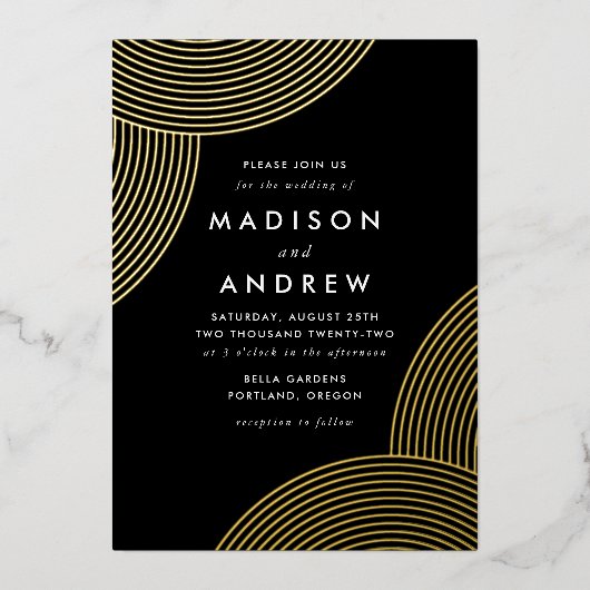 Black and Gold Geometric Swirls Wedding Folie Uitnodiging (Voorkant)