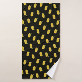 Black And Golden Yellow Towel Badhanddoek