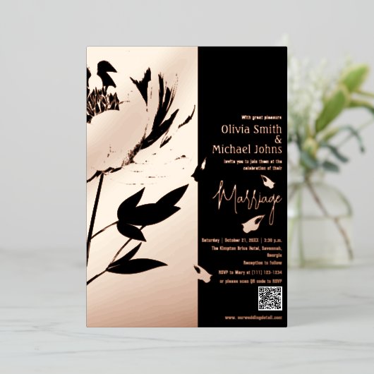 Black and Rose Gold Peony Code QR Invitation (Debout devant)