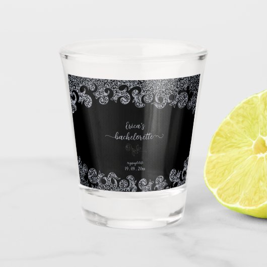 Black and Silver Floral Gothic Bachelorette Party Shot Glas (Voorkant)