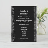 Black and silver wedding photo invitation (Debout devant)