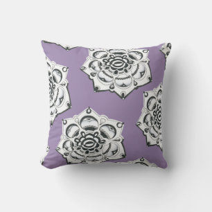 Black and White Floral Symmetry Dusty Lila Kussen