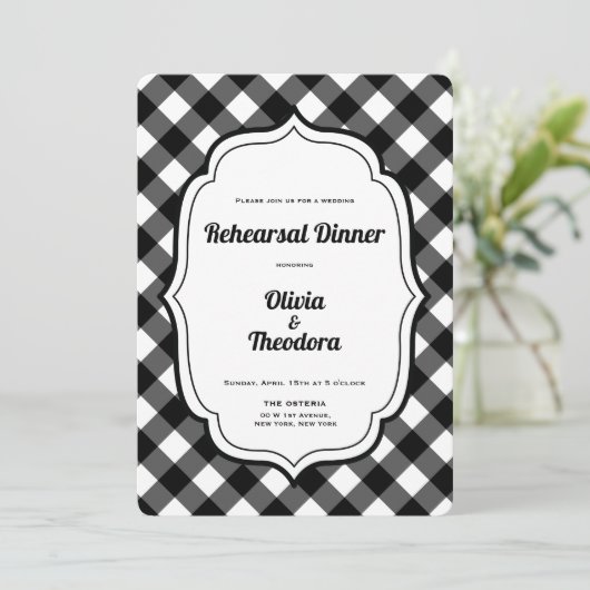 Black and White Gingam Rehearsal Dinner Invitation Kaart (Staand voorkant)