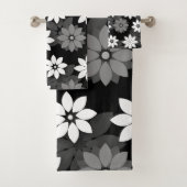 Black and white, grey seamless flower pattern (En situation)