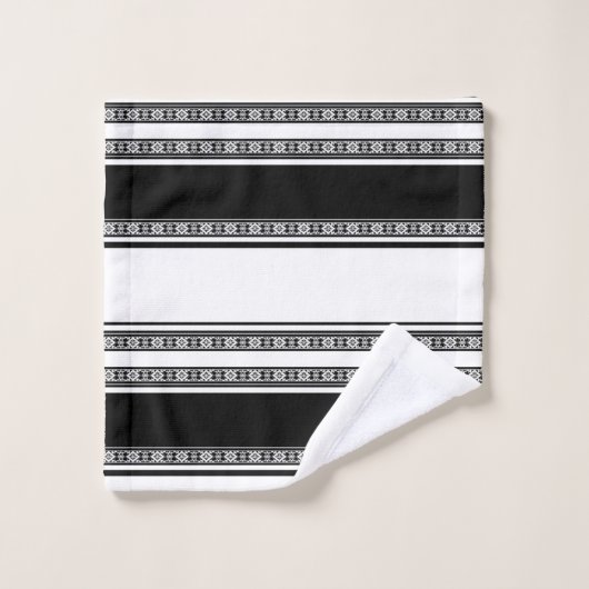 Black and white lace braid and horizontal stripes (Gant de toilette)