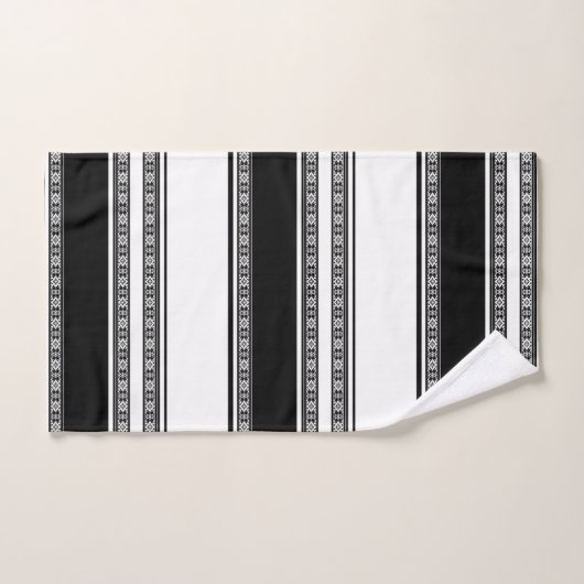 Black and white lace braid and horizontal stripes (Serviette à main)
