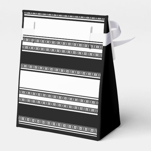 Black and white lace braid and horizontal stripes  bedankdoosjes (Achterkant)