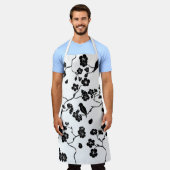 Black and White Pattern Birds on Cherry Blossoms Schort (Gedragen)