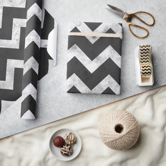 Black and white Rustic Chevron pattern Cadeaupapier (Crafts)