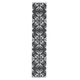 Black and white seamless pattern on  table runner medium tafelloper