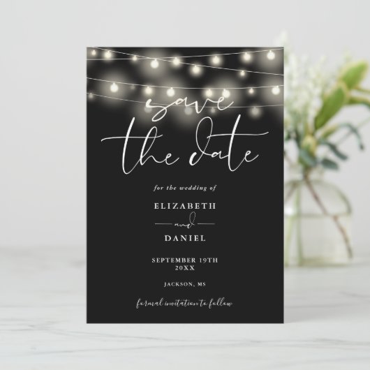 Black And White String Lights QR Code Wedding Save The Date (Staand voorkant)
