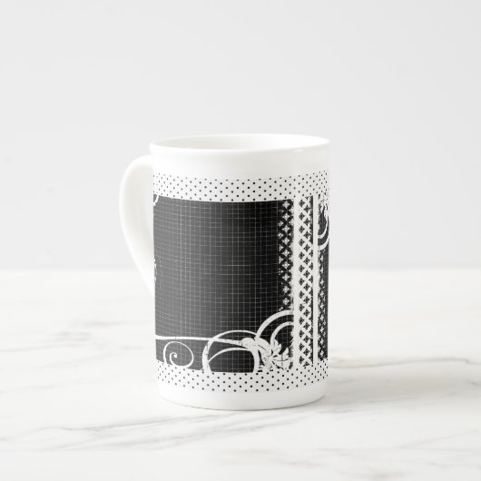 Black and White Swirl Flourish Grid Bone China Mok (Voorkant links)