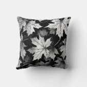 Black and White Throw Pillow Kussen (Achterkant)