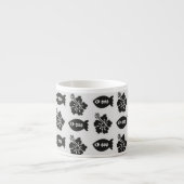 Black and White Tiki Fish and Flower Pattern Espresso Kop (Voorkant)