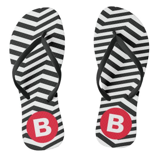 Black and White Zig Zag Pattern Red Monogram Teenslippers (Voetbed)