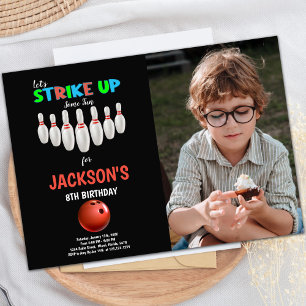 Black Background Bowling Birthday Invitation phot Kaart