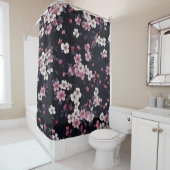 Black Background With Flowers Douchegordijn (In situ)