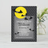 Black Bat Spooky Halloween Birthday Party Invite Kaart (Staand voorkant)