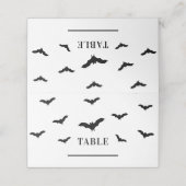 Black Bats & White Cute Halloween Party Chic (Buitenkant ongevouwen)