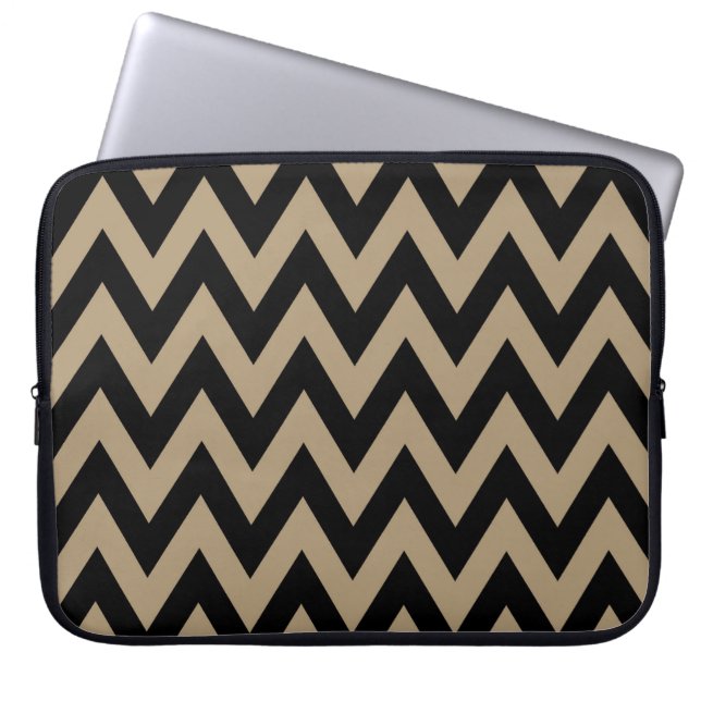 Black Beige Chevron Pattern Laptop Sleeve (Voorkant)