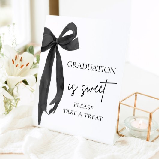 Black Bow Afstuderen is zoet Neem een traktatie Reclamebord Met Voetstuk