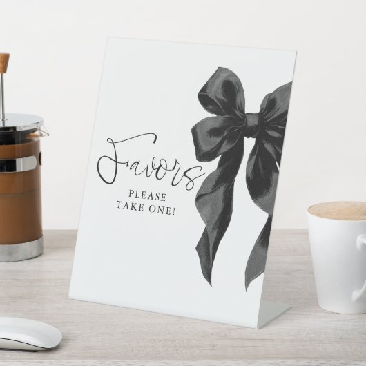 Black Bow Bridal Shower Favors Reclamebord Met Voetstuk (Insitu)