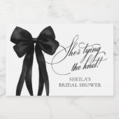Black Bow She's Tying The Knot Bridal Shower Sparkling Wijnetiket (Enkel label)