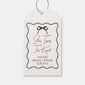 Black Bow Ze bindt de knoop Vrijgezellenfeest guns Cadeaulabel (Voorkant)