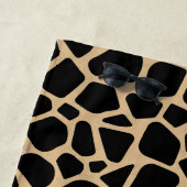 Black Brown Giraffe Print Strandlaken (In situ)