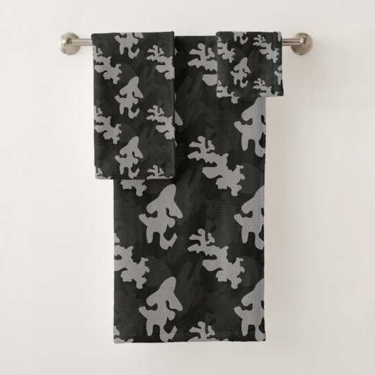Black Camouflage Pattern Bad Handdoek (Insitu)