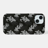 Black Camouflage Pattern iPhone 15 Hoesje (Achterkant horizontaal)