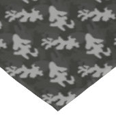 Black Camouflage Pattern Tafelkleed (Gekanteld)
