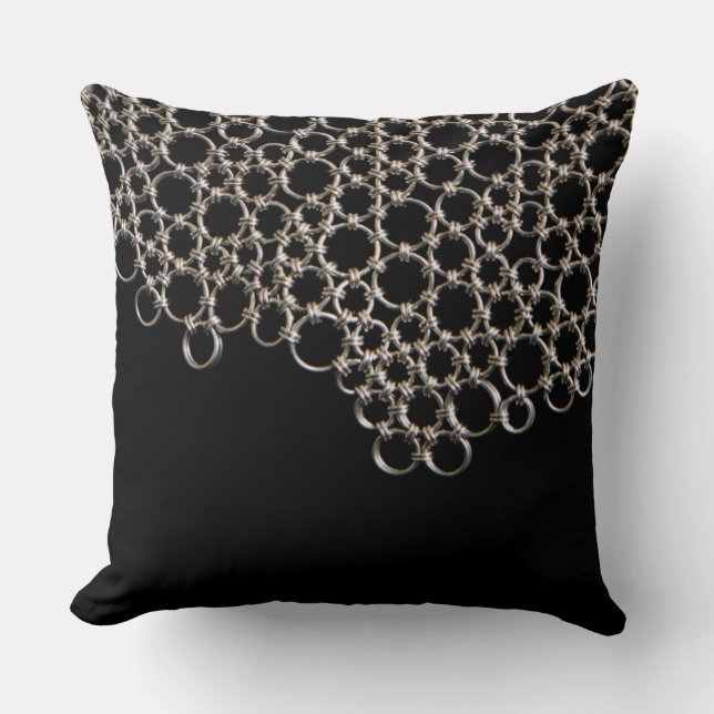 Black Chainmail Links Kussen (Voorkant)