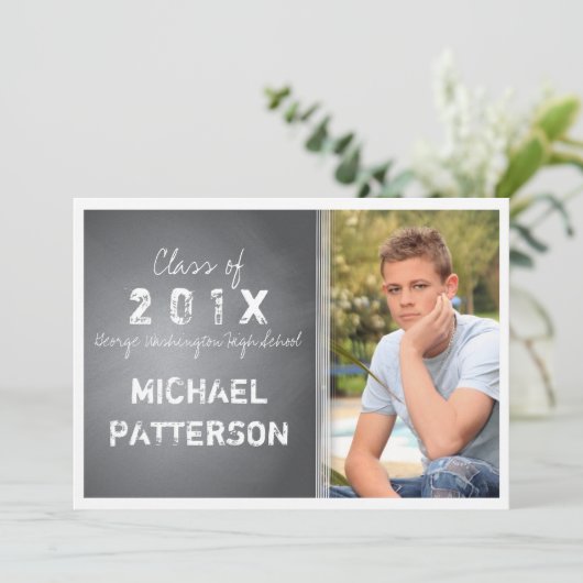 Black Chalkboard Graphic Guy Graduation Party Kaart (Staand voorkant)