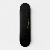 Black Checkered Pattern Cool Gold Monogram onderte Skateboard (Voorkant)