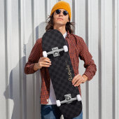 Black Checkered Pattern Cool Gold Monogram onderte Skateboard