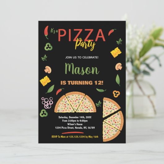 Black Chili Pizza Invitations Anniversaire (Debout devant)