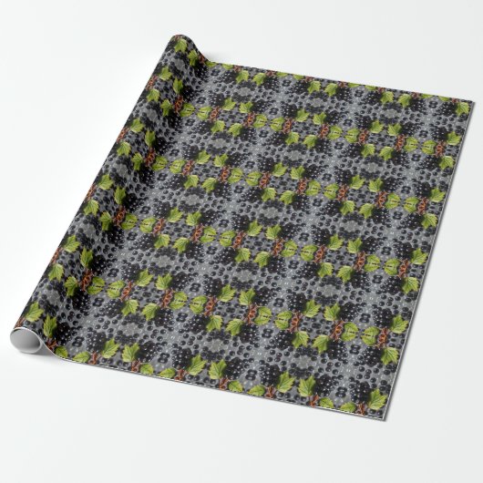 Black Currants Berries & Green Leaf Pattern Cadeaupapier (Uitgerold)