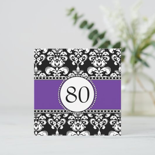 Black Damask 80e anniversaire Invitations violette (Debout devant)