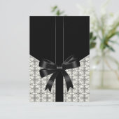 Black Damask Lace Bow noir blanc RSVP (Debout devant)