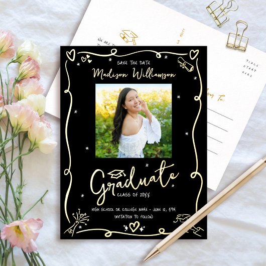 Black Doodles Graduation Save Date Photo Real Gold Folie Uitnodiging Briefkaart