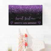 Black & Faux Paars Glitter Sweet 16 Spandoek (Insitu)
