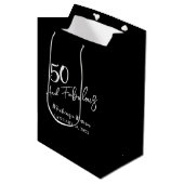 Black Fifty and Fabulous Script Birthday Party Medium Cadeauzakje (Voorkant Gekanteld)