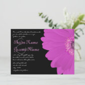 Black & Fuchsia Gerber Daisy Faire-part de mariage (Debout devant)