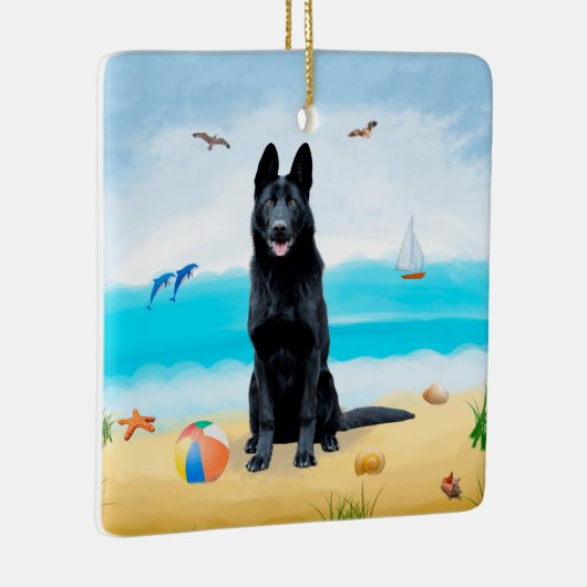 Black German Shepherd Dog on Beach Keramisch Ornament (Rechts)