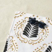 Black & Gold Abstract Paisley Leafs Pattern Strandlaken (In situ)