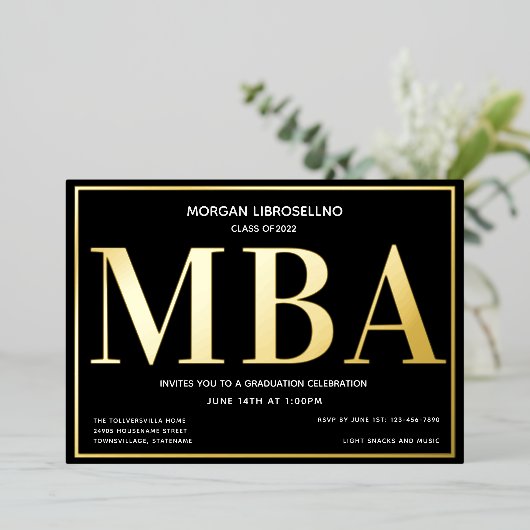 Black Gold MBA Afstuderen Folie Folie Uitnodiging (Staand Voorkant)