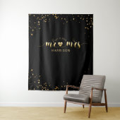 Black Gold Mr en Mrs Wedding Photo Booth Tapestry Wandkleed (In situ)