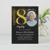 Black Gold Surprise 80e anniversaire Invitation ph (Debout devant)