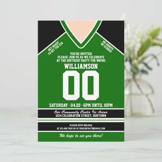 Black/Green Hockey Jersey Birthday Party Kaart (Staand voorkant)